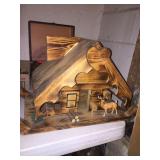 Cabin theme bird feeder