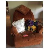 Orange recliner & rocker w/pillows