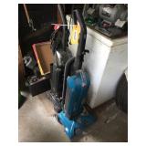 2 VAcuums & batteries