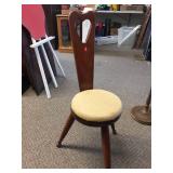 3 leg stool