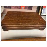 Flatware set in hinged box