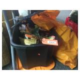 TOTE WITH COVER with holiday decorators AND