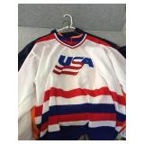 Sports jerseys & shirts