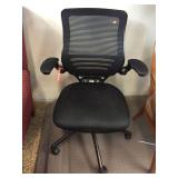 Swivel desk chair on wheels