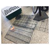 Collapsible pet kennel. 19"x30"x21"