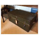 Metal hinged trunk with insert. 31"x17"x14"
