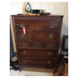 5 drawer dresser. 36"x21"x51"