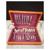 Holmes & Edward Silverpate Set Pretty Pattern