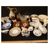 Washington & Martha deep frames Fine china Lot