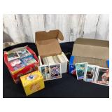 LOT OF BASEBALL CARDS