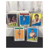 5 VINTAGE BASKETBALL CARDS