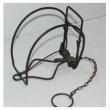 ANTIQUE WIRE ANIMAL BODY GRIP TRAP