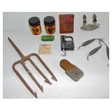 VINTAGE HUNTING FISHING CLEAN UP LOT