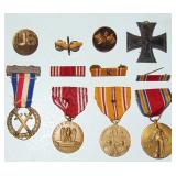 VINTAGE ARMED FORCES MILITARY MEDALS & PINS