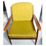 MID-CENTURY DANISH MODERN WALNUT LOUNGE CHAIR