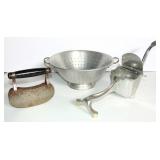 VINTAGE KITCHEN COLLECTIBLE LOT