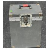 VINTAGE PHOTOGRAPHY EQUIPMENT TRAVEL CASE