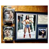 2 WONDER WOMAN HOTWHEELS MOC & PLAQUE