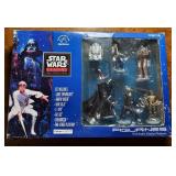 (2) STAR WARS COLLECTIBLES