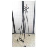 Black Metal Tripod Easel Stand