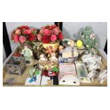 Lot of Assorted Dï¿½cor