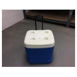 Igloo Ice Cube Rolling Chest Cooletr