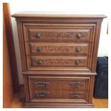 (4) Piece King Size Broyhill Bedroom Set