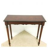 Bombay, Diminutive Sofa / Lamp Table