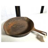 Griswold 9 Skillet Small Logo