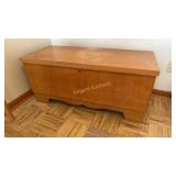Roos cedar chest