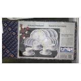 Blue Garland Pattern 20 piece set