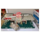 Vintage Marx Service center (metal)