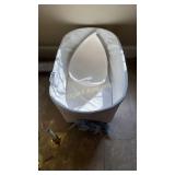 Baby rocking bassinet