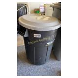 Rubbermaid trash can