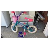 Childs bike with training wheels