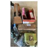 Bucket organizer, flush valve