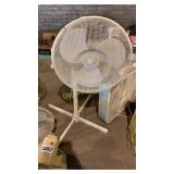 Roaring pedestal fan