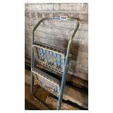 Foldable step ladder