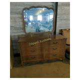Bassett Furniture Dresser w/mirror