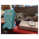 Dial indicator with magnetic base