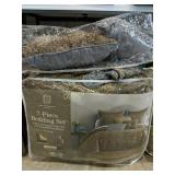 King size comforter w/pillows