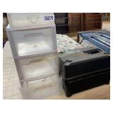 Plastic storage containers