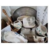 Mixer, tea pots, electric fry pan, paper towel