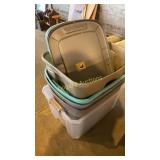 Storage totes