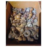 Porcelain casters, furniture décor