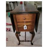 Drop leaf table