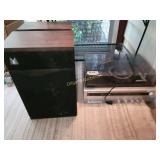 Magnavox stereo record player w/speakers