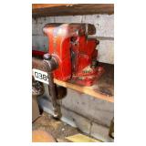 Small bench Vise, levels