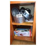 Pots, cake pans, and hand blender