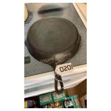 Griswold NO. 9 skillet (704)